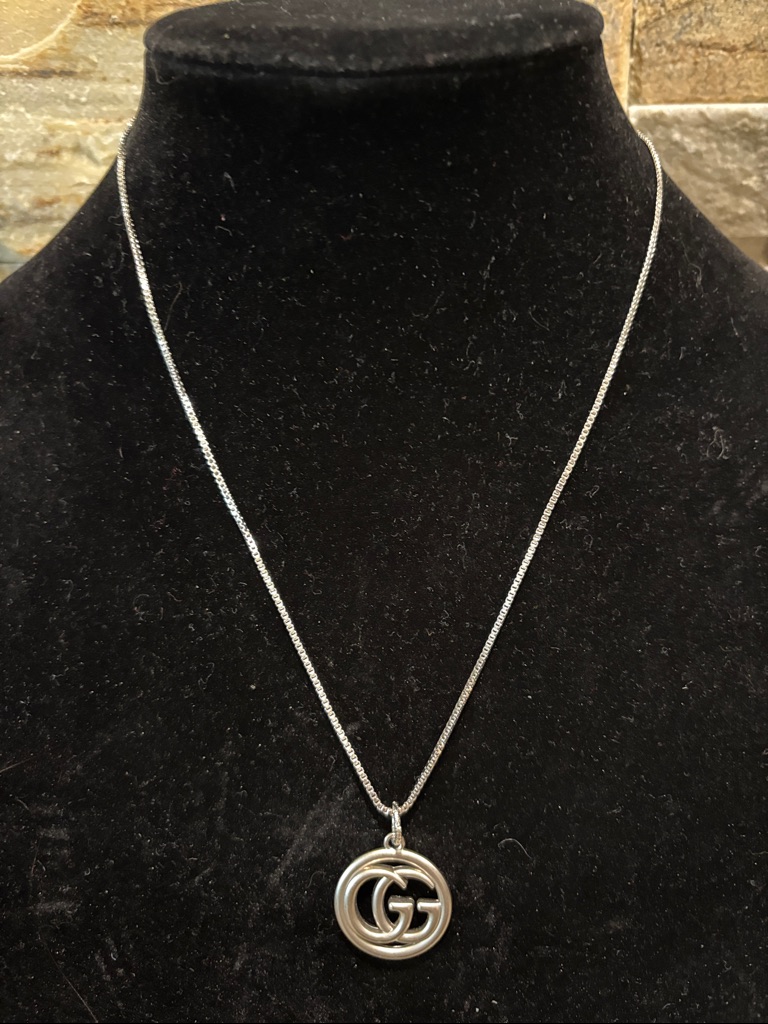 Silver Interlocking Gg Pendant Necklace